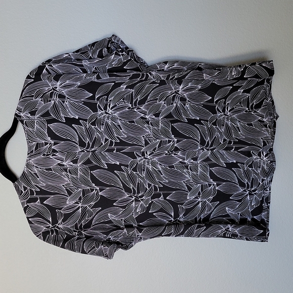 Worthington Office Petite large floral chiffon top - Picture 9 of 9